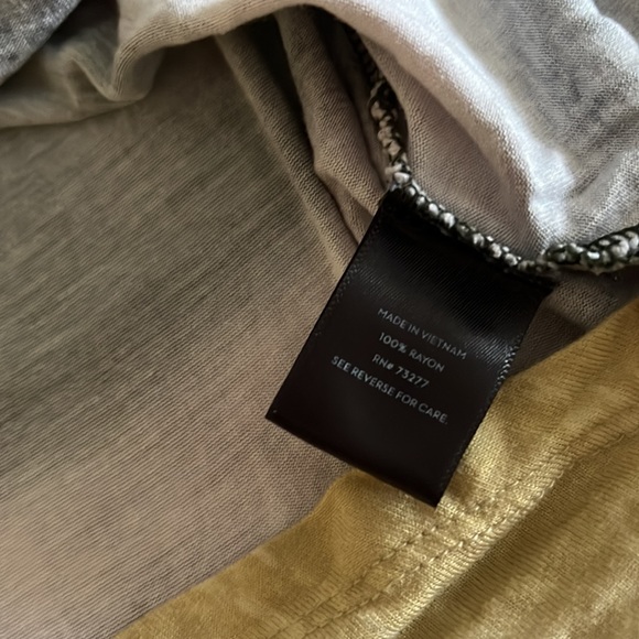 Simply Vera Wang top size XS - Picture 6 of 8